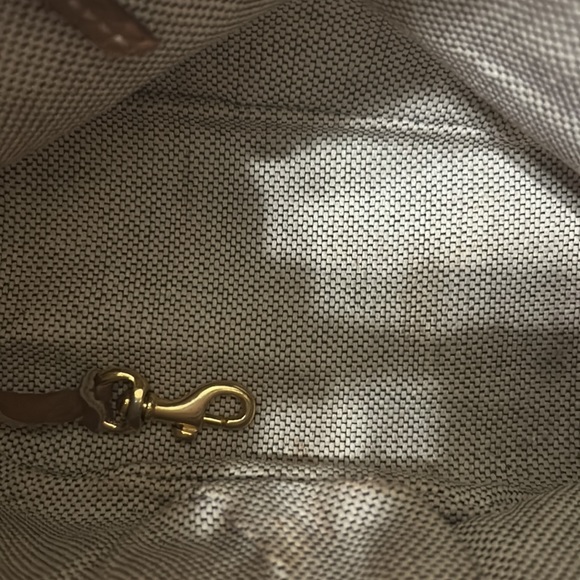 🌟 Authentic DB Mini Bucket Bag - Picture 3 of 7